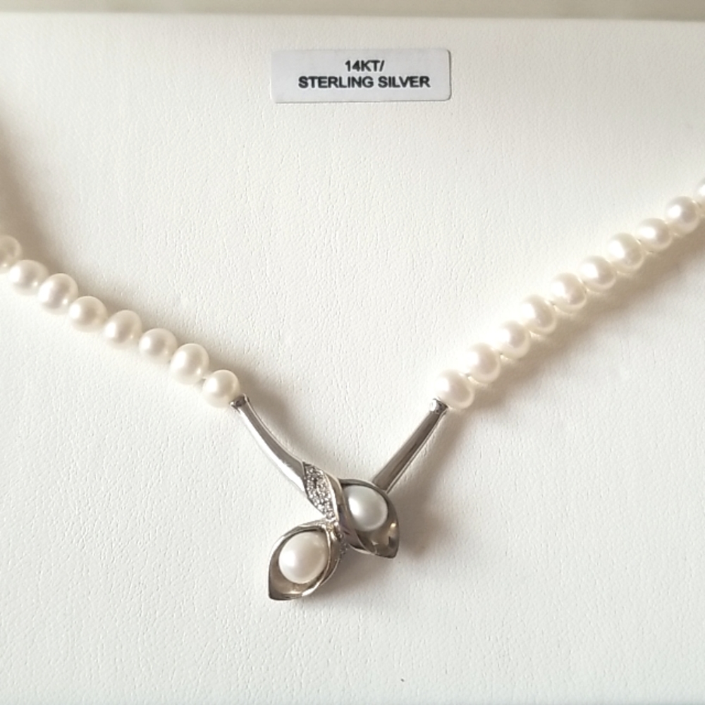 Pearl Necklace with Calla Lilly Accent